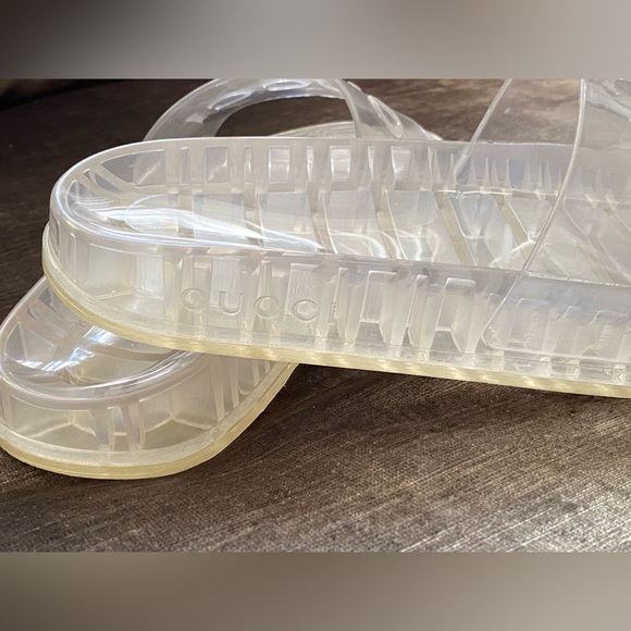 ✨PREOWNED ✨💯% AUTHENTIC GUCCI RUBBED SANDAL - Picture 4 of 7